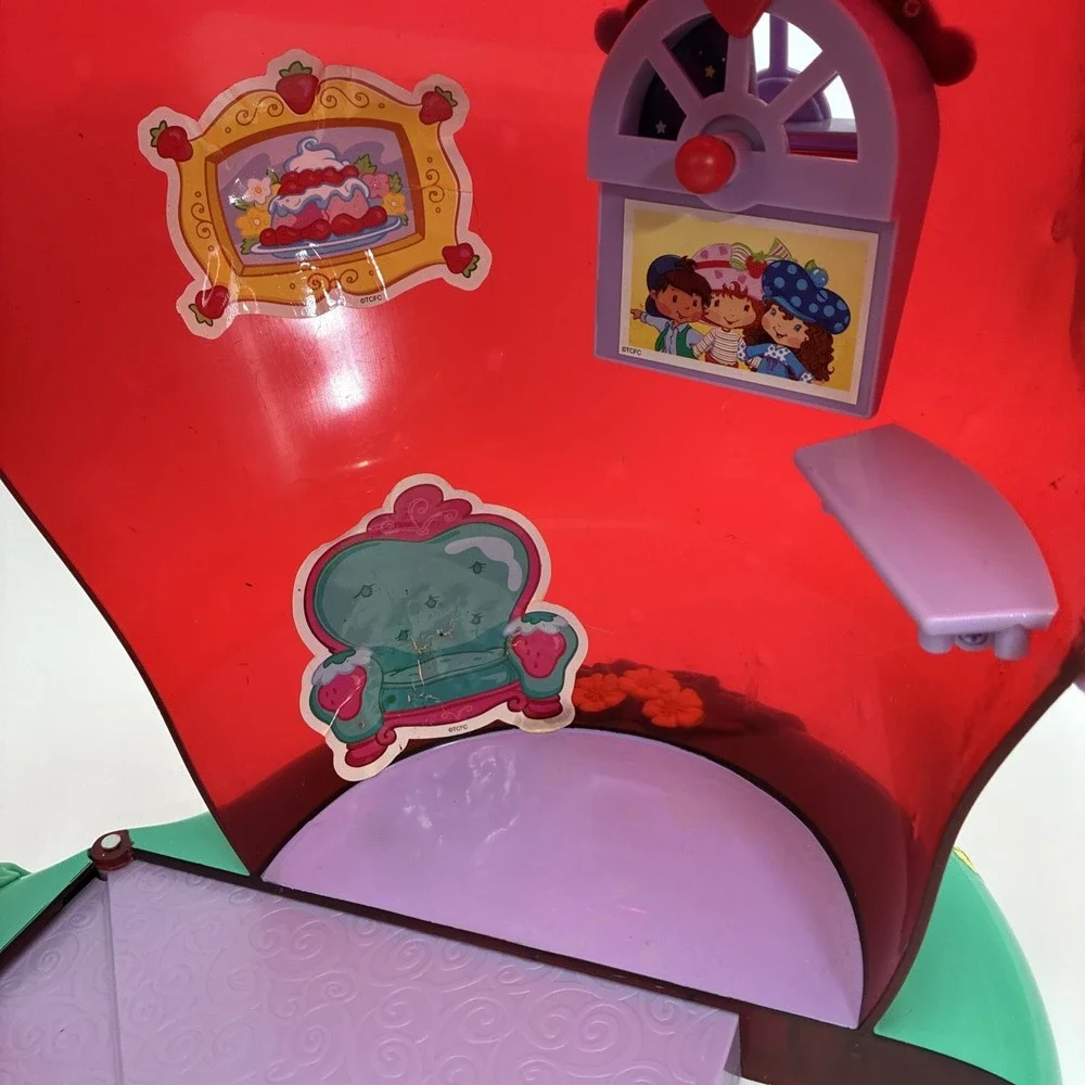 2003 Strawberry Shortcake Berry Sweet Home Playset /Honey Pie Pony/Accessories